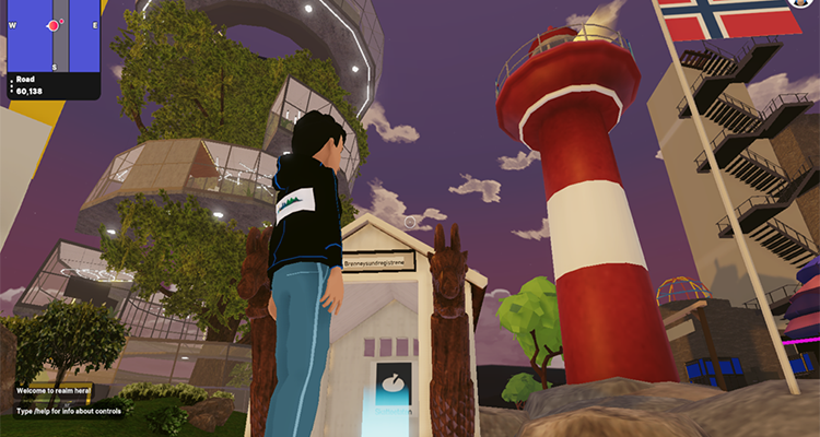 Animert bilde av en person i en virtuell verden med bygninger, natur og et fyrtårn.